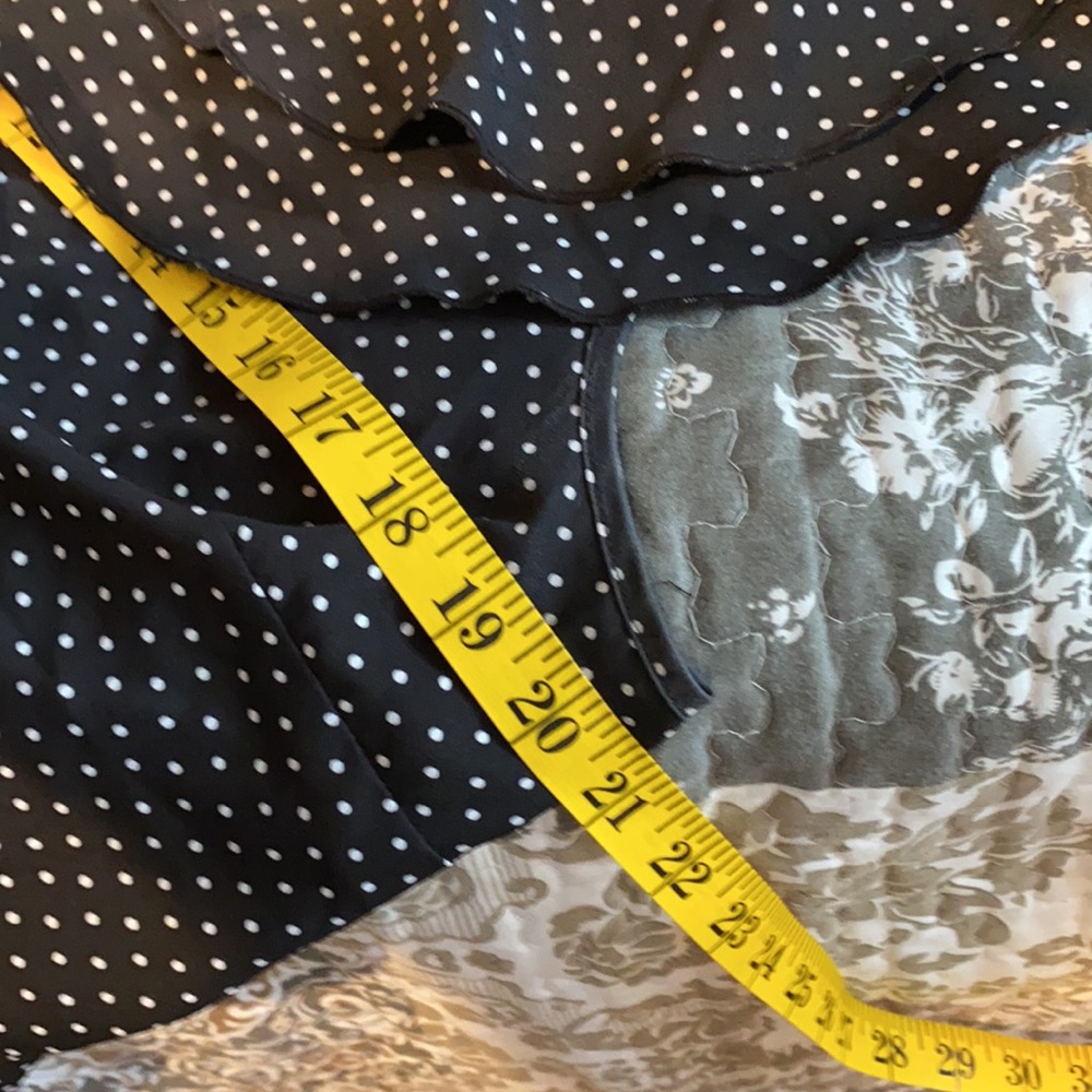 Ann Taylor black & white polka dots blouse - Picture 9 of 9